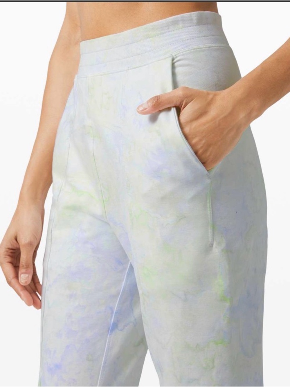 Lululemon LA Sweat Pant 26” Watercolor, no size tag, but fits a size 6 - Picture 3 of 8